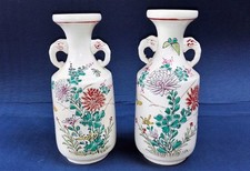 PAIRE DE VASES ANCIENS EN FAÏENCE ÉMAILLÉE DÉCOR JAPONISANT XIXème 
