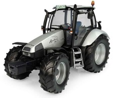 UNIVERSAL HOBBIES - Tracteur DEUTZ Agrotron 120 MK3 Argent - 1/32 - UH5396