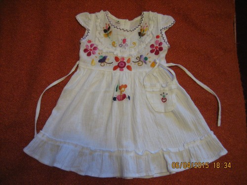 Robes blanches froissées