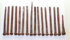 Lot de 16 Clous anciens en fer forgé époque XIXème