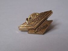 Pin's Lanef / Professionnel matériel cuisine (piano relief doré signé Pichard)