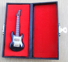 Poupées Maison Noir Guitare