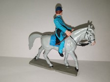 STARLUX western sécession