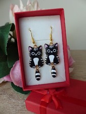 Boucles d'Oreilles Motif Chat Métal Doré et Noir Fait Main - Bijoux des Lys