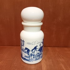 Grand Pot D'apothicaire En Opaline, Motif Toile De Jouy Bleue