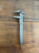 outil ancien N107 pied a