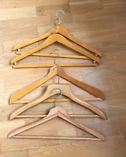 lot 5 anciens cintres bois verni, porte-manteaux