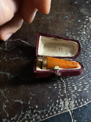 Ancienne fume cigarette - or, en