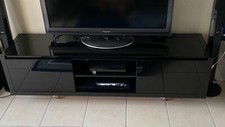 Banc TV  laqué 2 portes 2 niches pour éléments Hi Fi et rangements  état neuf