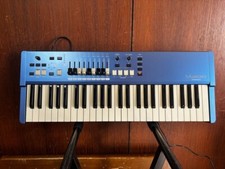 Hammond M-Solo Portable Organ - Bleu avec sac de concert