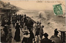 CPA CABOURG - La Digue un Jour de Tempete (276488)