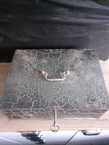 Ancien coffre fort metal - en,