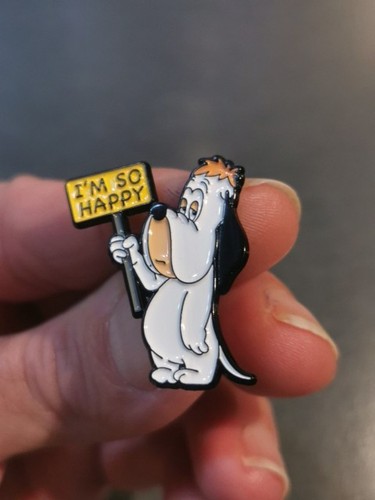 Droopy happy pin badge - happy,