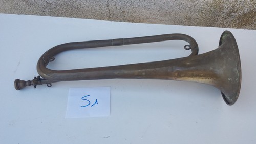 Ancien clairon militaire - s1/,