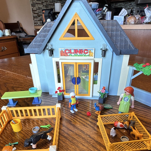 Playmobil veterinary clinic - playmobil,