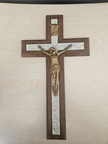 Ancien crucifix mural bois