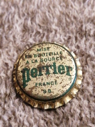 Pin publicitaire boisson - pin's,