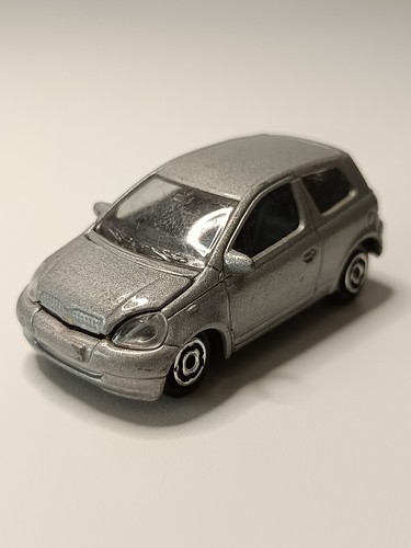 Toyota yaris gris majopub pub - yaris,