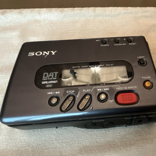 Sony tcd portable dat - tcd-d7,