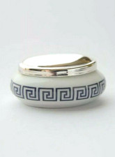 Boîte en porcelaine et argent