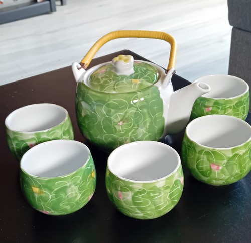 Jolie théière avec bols - avec, 5