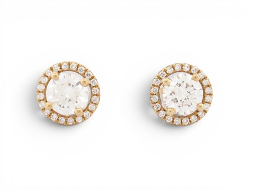 Neuf boucles oreilles puces - boucles,