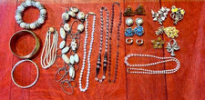 Lot mixte 18 bijoux anciens