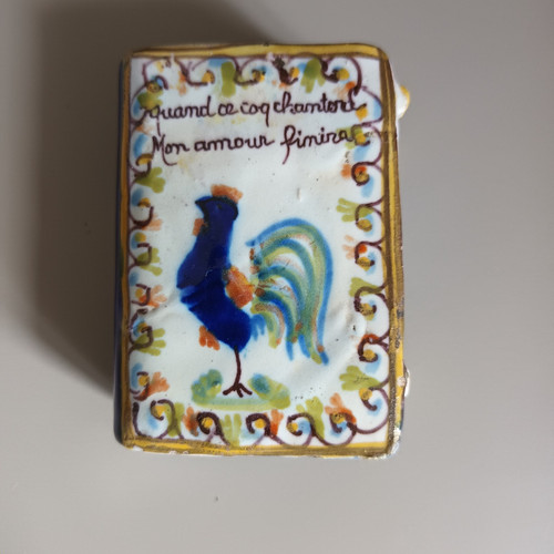 Ancienne secouette boite - boite, a