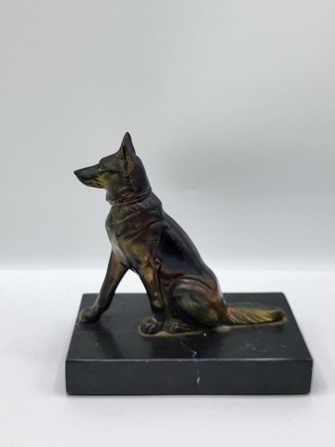 Sculpture chien ancien régule