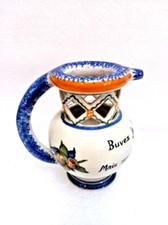 Petit pichet trompeur en