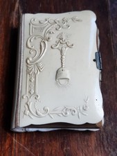 TRES ANCIEN MISSEL EN OS OU NACRE ??