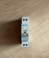 Hager disjoncteur à vis - à,