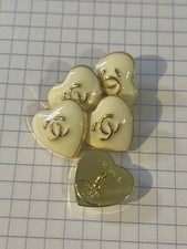 5 boutons chanel vintage