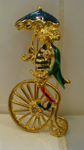 Beautiful gold tone clown - beautiful,