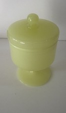 Boîte Bonbonnière Sur Pied en opaline Jaune Vert vintage Collection Déco