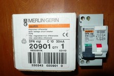 DISJONCTEUR DIFFERENTIEL 10A