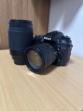 Appareil photo reflex numérique Nikon D7100 avec chargeur de batterie objecti...