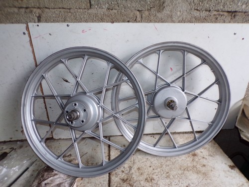 Paire grimeca neuves - 16",
