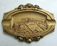 Petit Vide-poche ou cendrier ou décoration murale en régule Paris Le Trocadéro