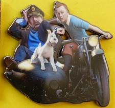 GRAND PIN'S PINS TINTIN  CAPITAINE ET MILOU EN MOTO - 60mm X 55mm