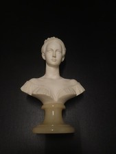 Superbe Petit buste Signé