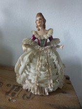 ancienne figurine porcelaine femme robe dentelle biscuit MV Dresden Germany 