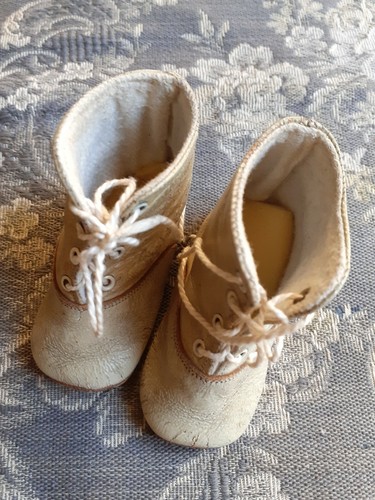 Belles chaussures anciennes - ,