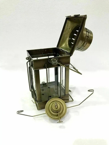 Ancienne lampe cargo lanterne