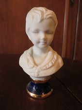 PETIT BUSTE EN BISCUIT