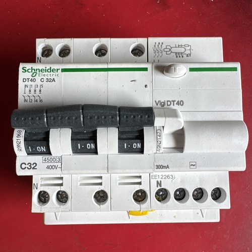 Schneider electric disjoncteur - schneider,