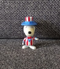 B4  FIGURINE SNOOPY 1999 MC DO