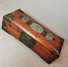 Vintage Chinese wooden jewelry