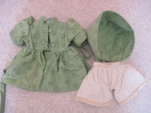 Anciens habits poupee robe - anciens,