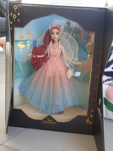 Poupée limitée disney - limitée,